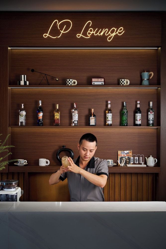 undefined Record Hotel 8