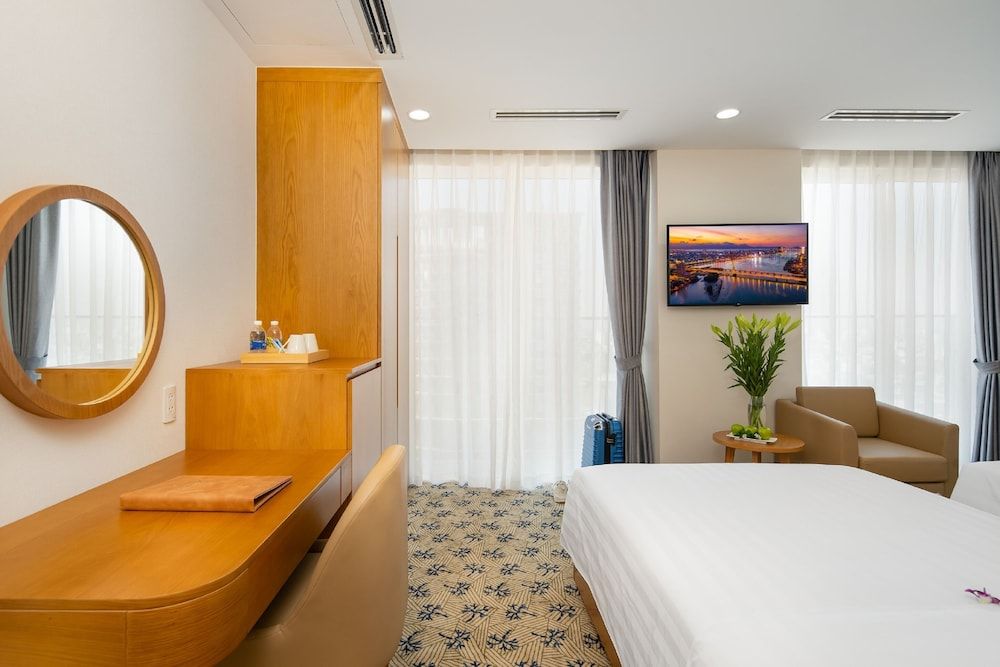 undefined Record Hotel 3