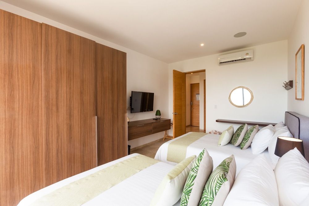 undefined The Shore 10