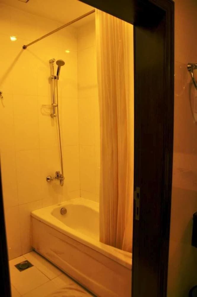 Akbars Kinara Deluxe Double Room 6