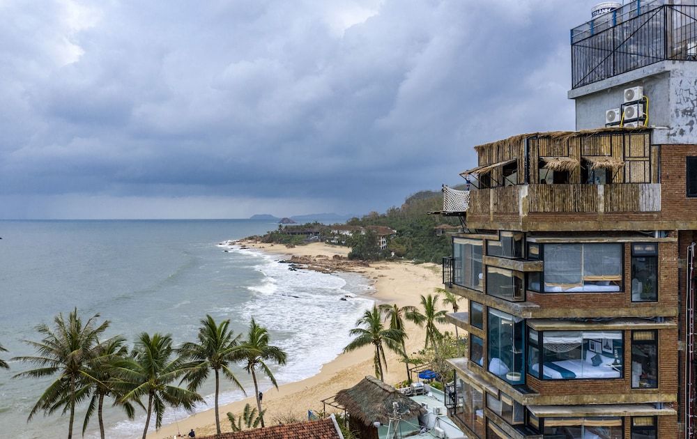 Basic Double Room, Balcony, Partial Ocean View