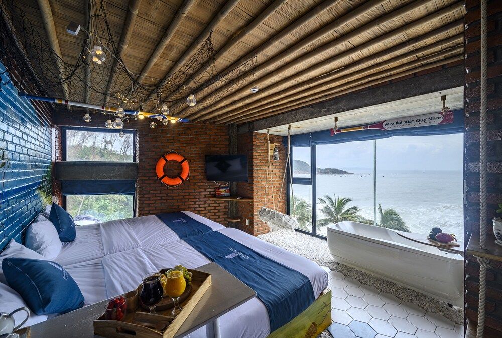 Family Room, Bathtub, Sea View