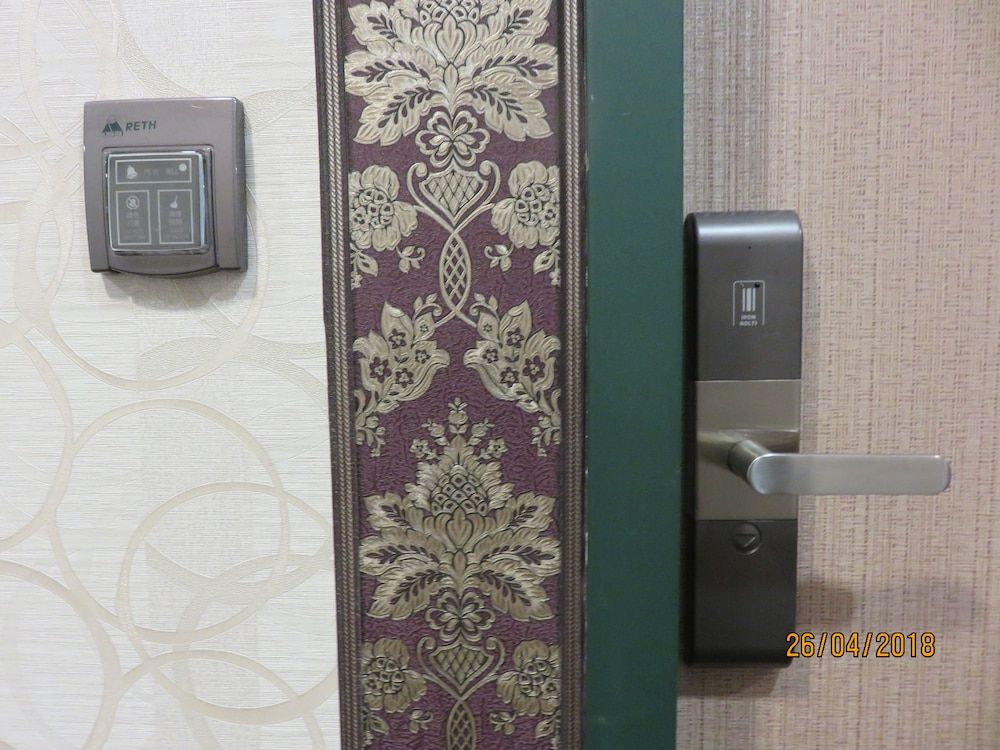 Maohua Motel Deluxe Quadruple Room, Multiple Beds, Accessible, Non Smoking 5