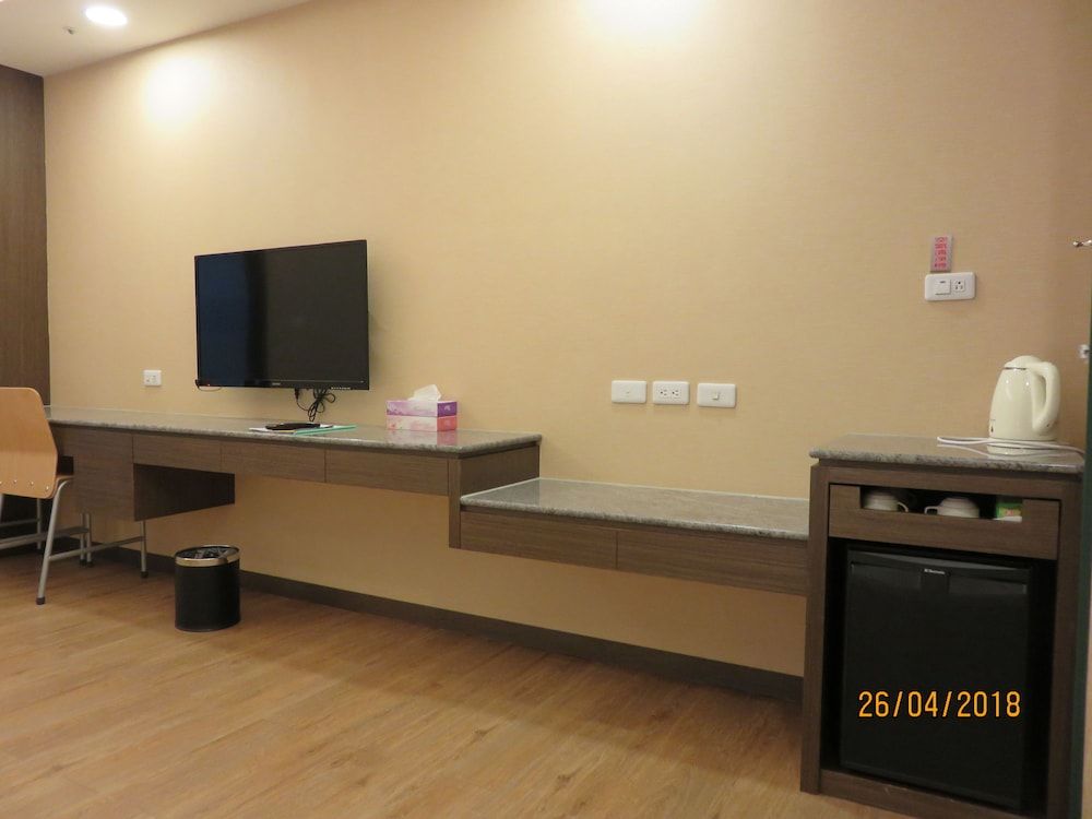 Maohua Motel Deluxe Quadruple Room, Multiple Beds, Accessible, Non Smoking 4