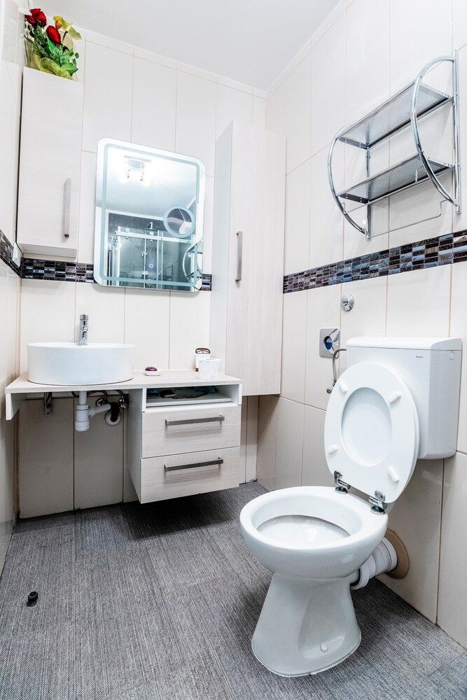 Modern apt Close to Znjan Beach, With big Terrace Apartment 25