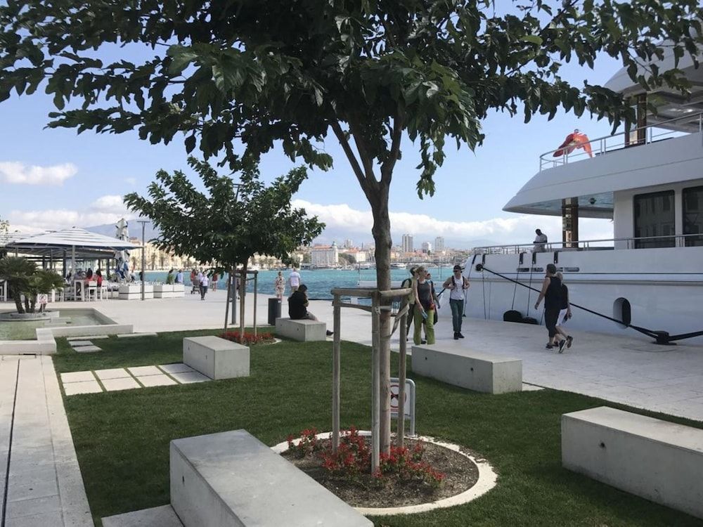 undefined Modern apt Close to Znjan Beach, With big Terrace 8