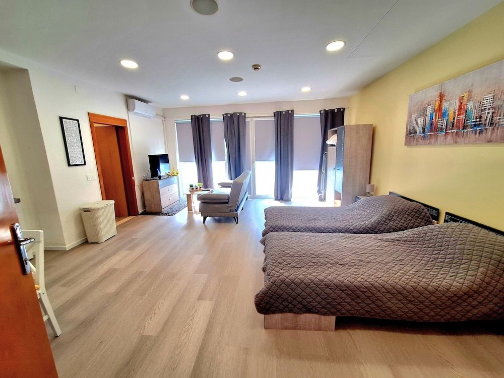 Apartments Midnight City Studio (Studio Apt with Balcony and City View)