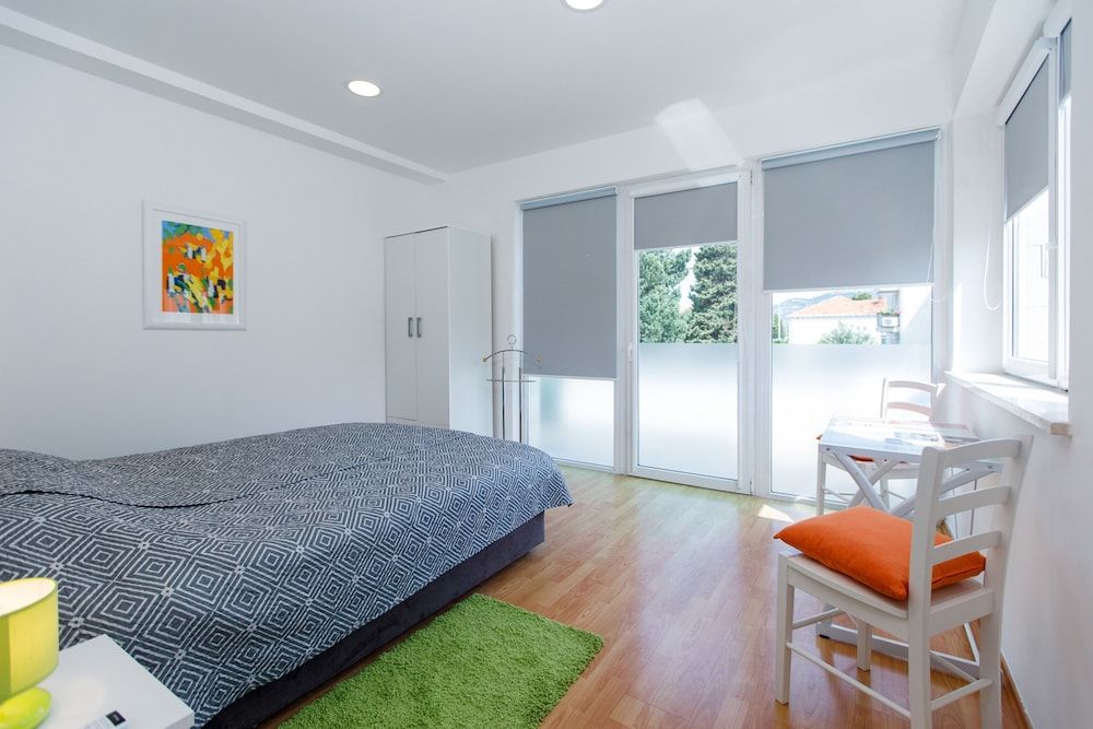 undefined Apartments Midnight City 4