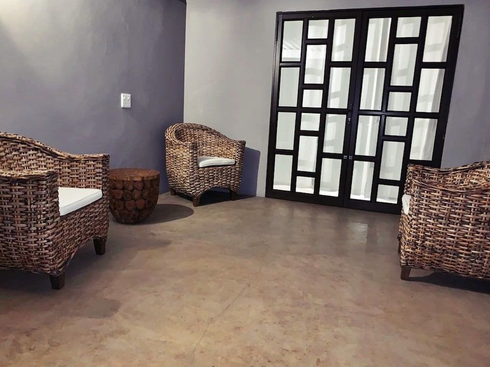 The Wilds Guest House Luxury Family Room 4