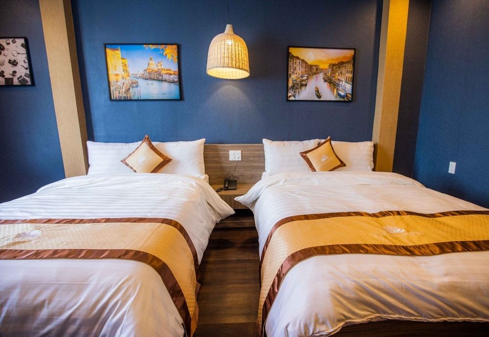 undefined Hoa Sen Hotel 103 6