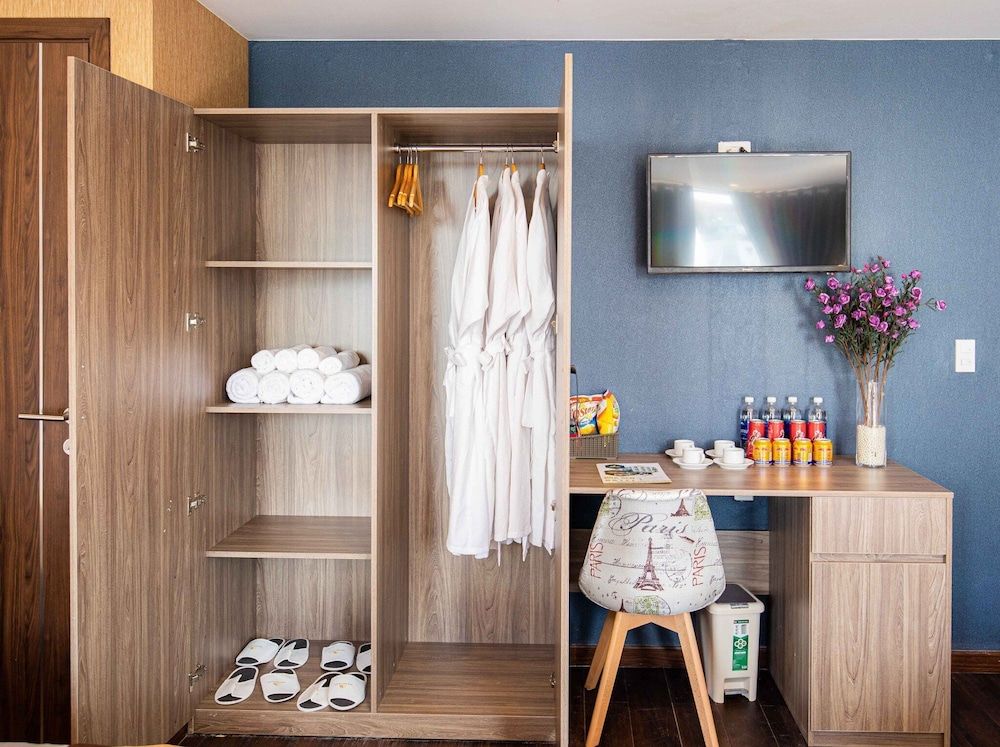 undefined Hoa Sen Hotel 103 10