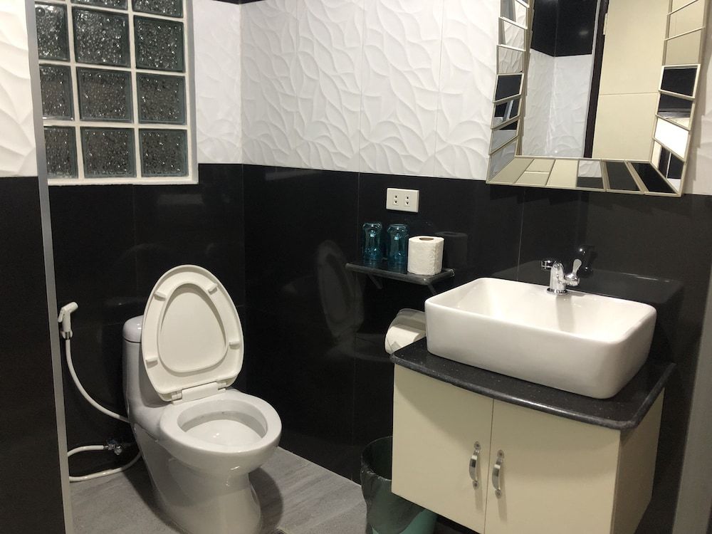 Out Back Standard Room 3