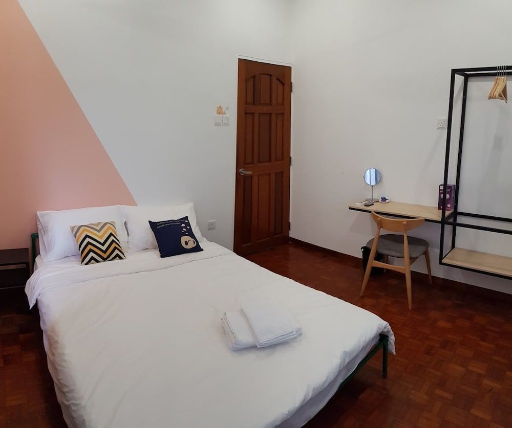 In Homs 26 House, 4 Bedrooms 7