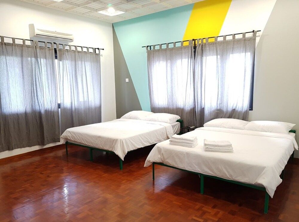 In Homs 26 House, 4 Bedrooms 6