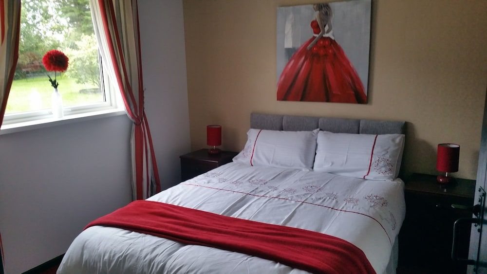 Thornbury Holiday Park Cedar Bungalow