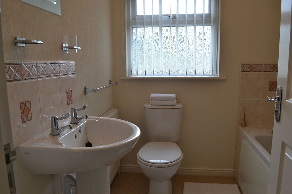 Thornbury Holiday Park Acacia Lodge 3