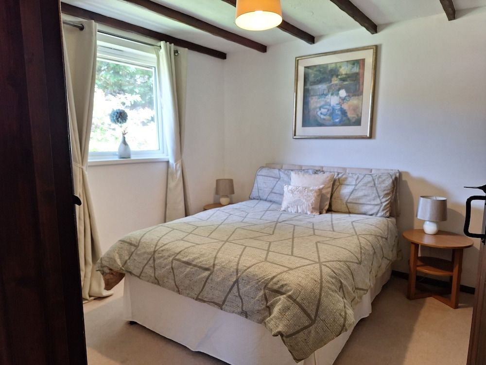 Thornbury Holiday Park Walnut Bungalow 3