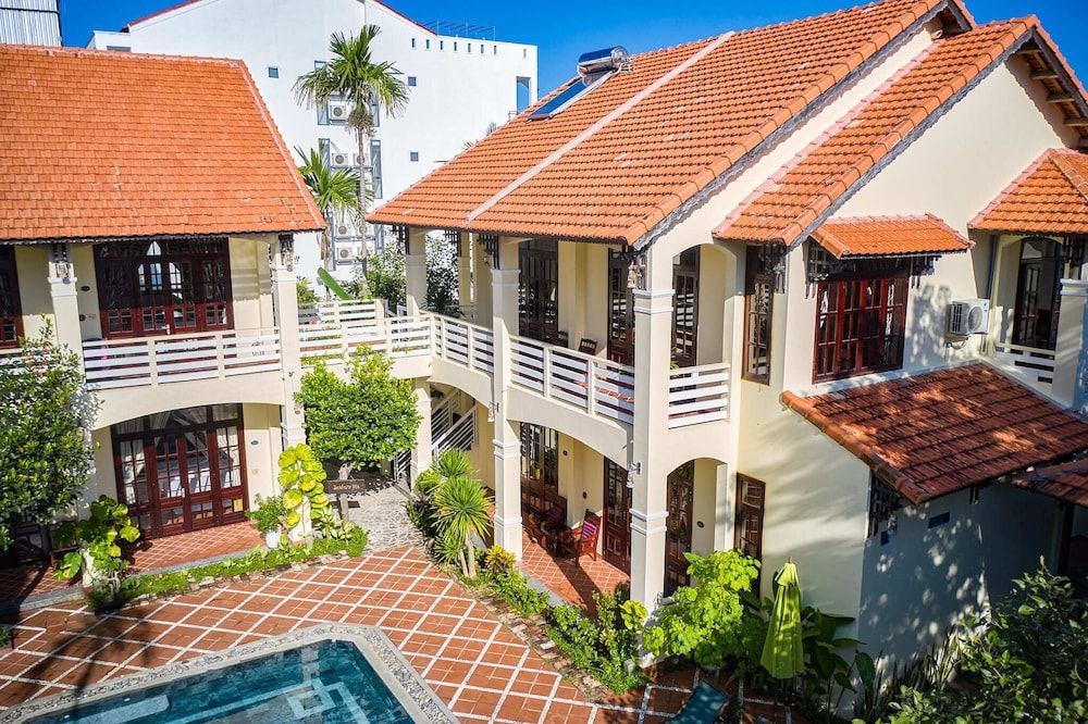 undefined The Muse House 2