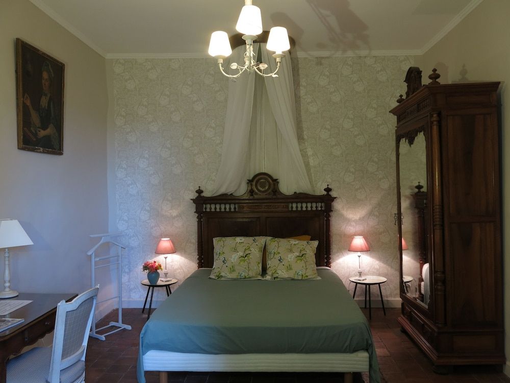 Double Room (Antoinette)
