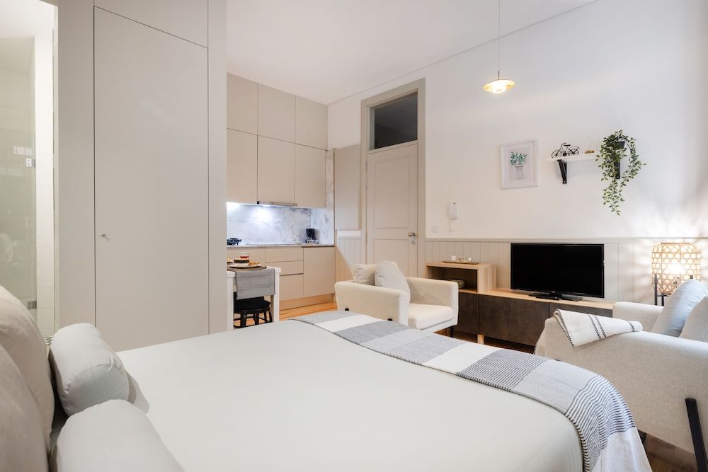 undefined Sol Modern Studio at Batalha Metro 7