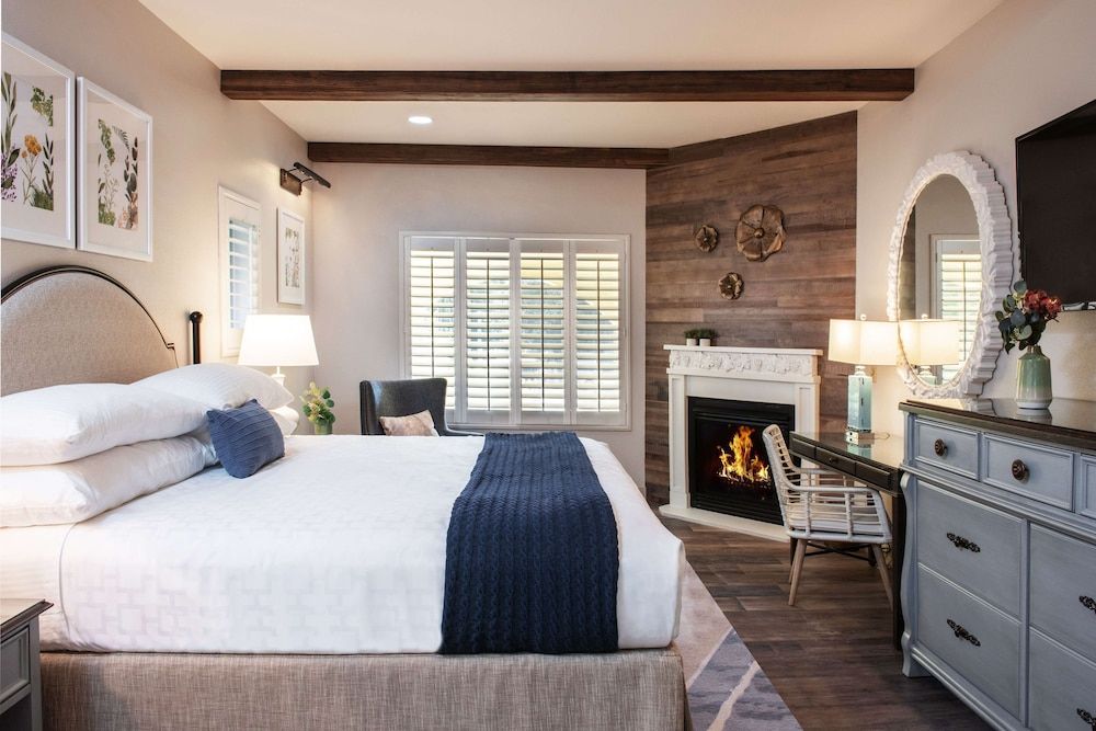 Room, 1 King Bed, Bathtub