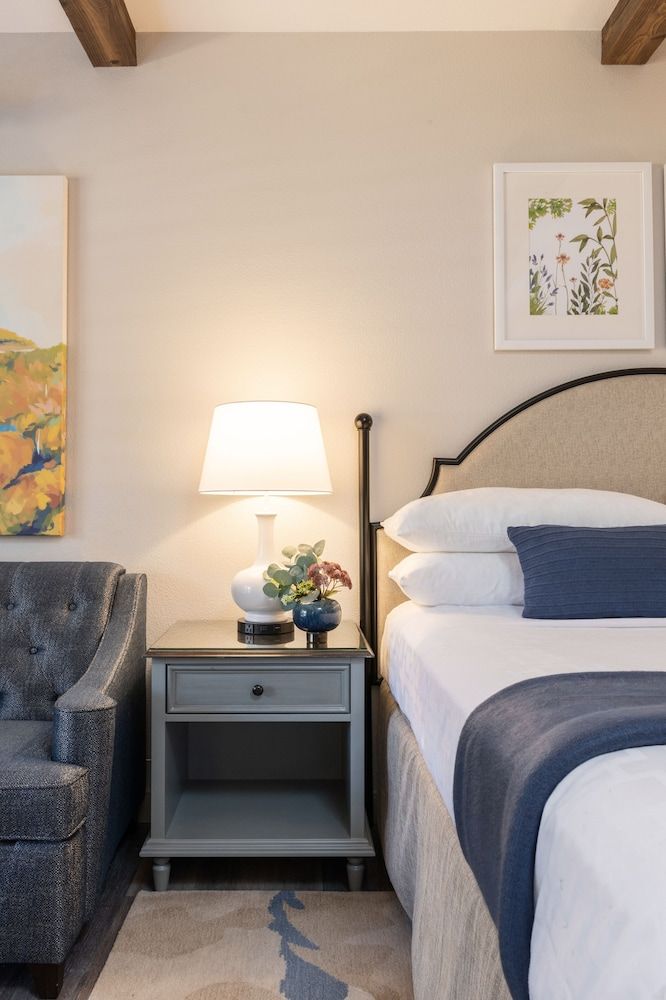 Room, 1 King Bed, Accessible, Patio (Roll-In Shower)