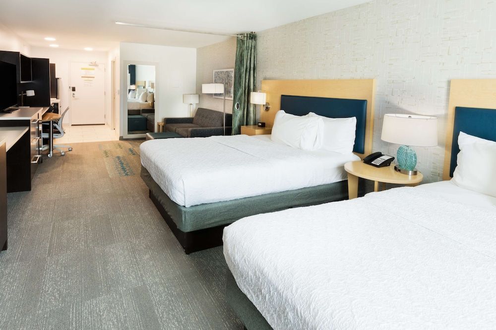Studio, 2 Queen Beds, Accessible, Bathtub