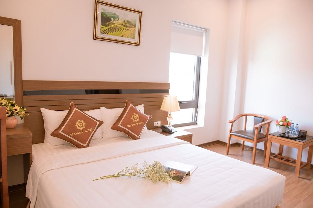 Diamond Hotel Honeymoon Room, City View 11