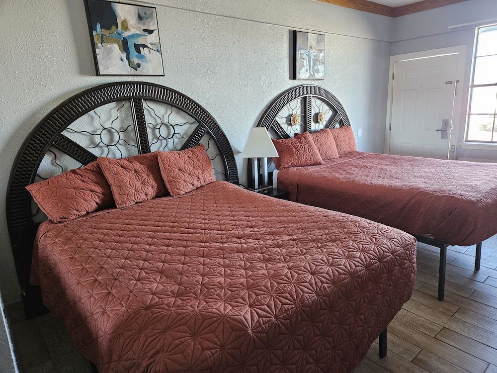 Motel 9 Comfort Double Room 5