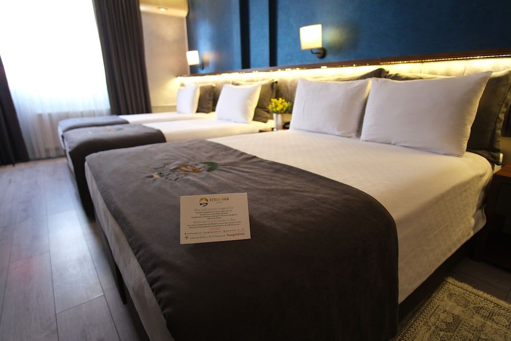 Rhisos Gold Otel Standard Quadruple Room 3
