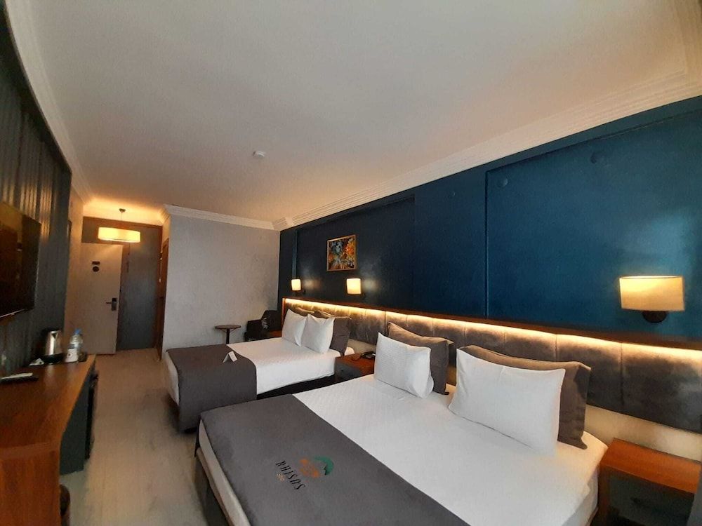 Rhisos Gold Otel Standard Quadruple Room 4