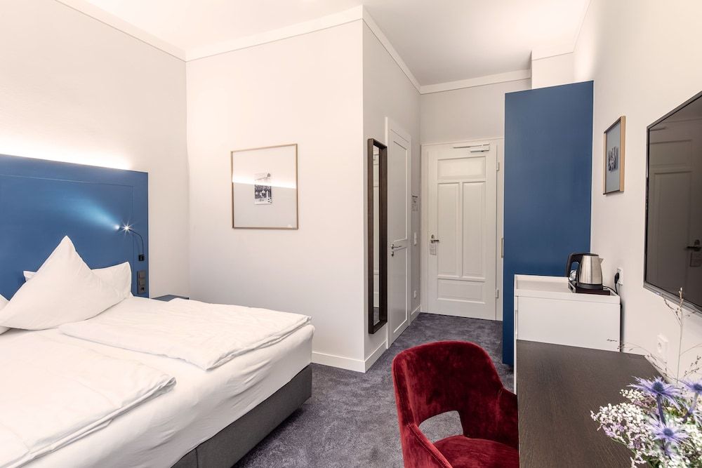 Superior Double Room, 1 King Bed, Balcony, Mountain View