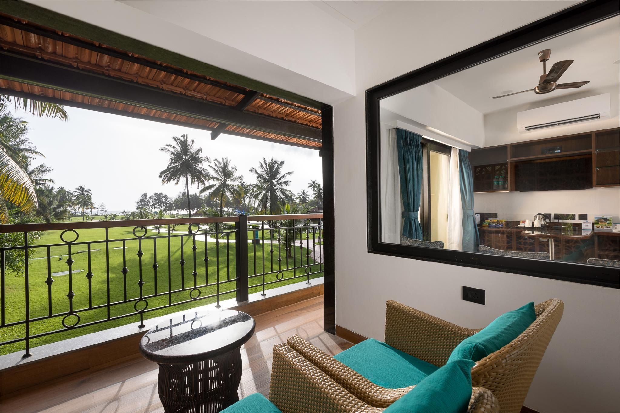 Junior Suite Pool View King