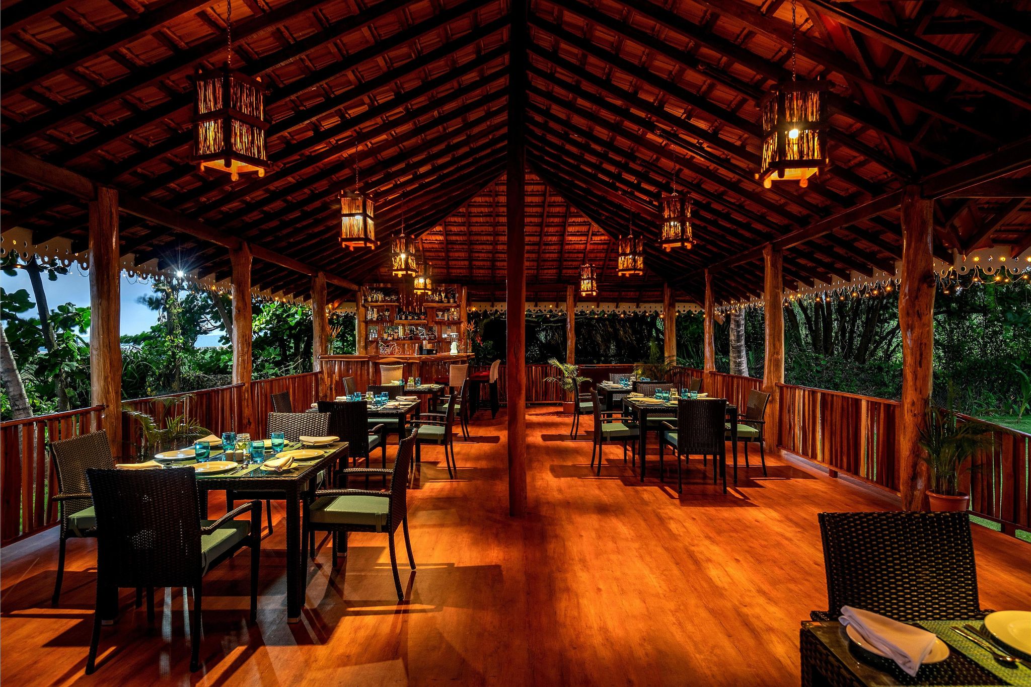 Food & Dining