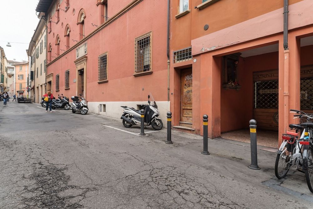 undefined Bologna Central Studio 3