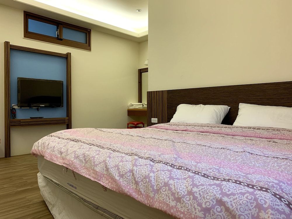 Comfort Double Room, 1 King Bed, Mountain View
