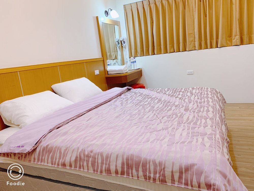 Economy Double Room, 1 King Bed