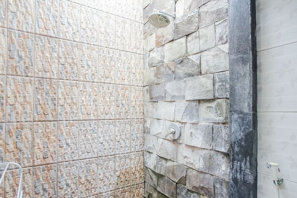 Mahendra Beach Inn Deluxe Double Room 9