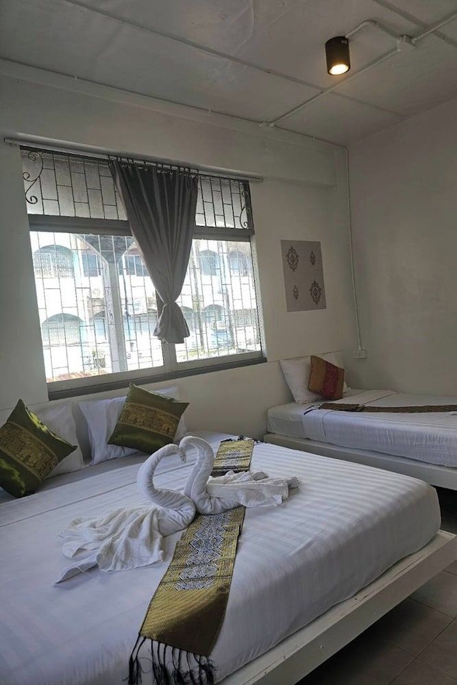 Remember @ Phuket Town Triple Room 3