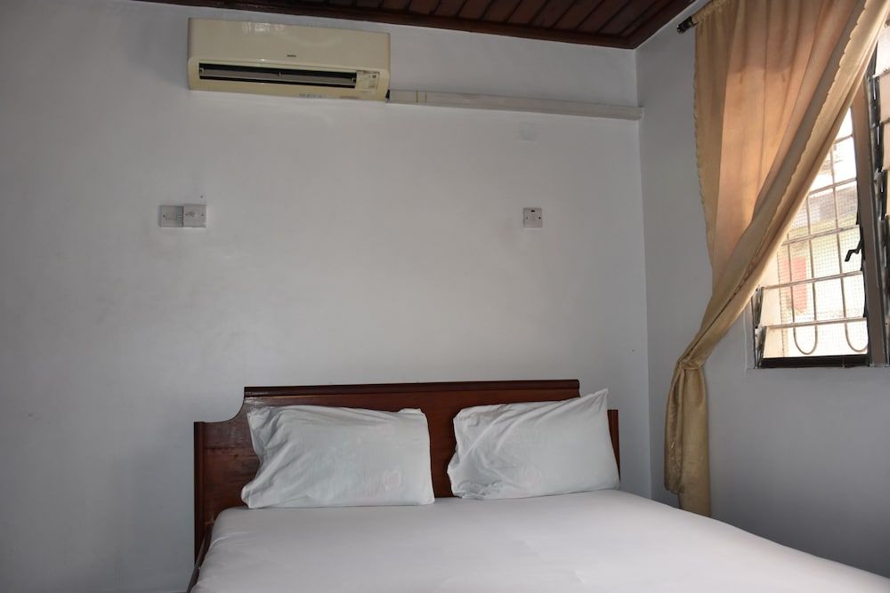 undefined Dar eco backpackers 5