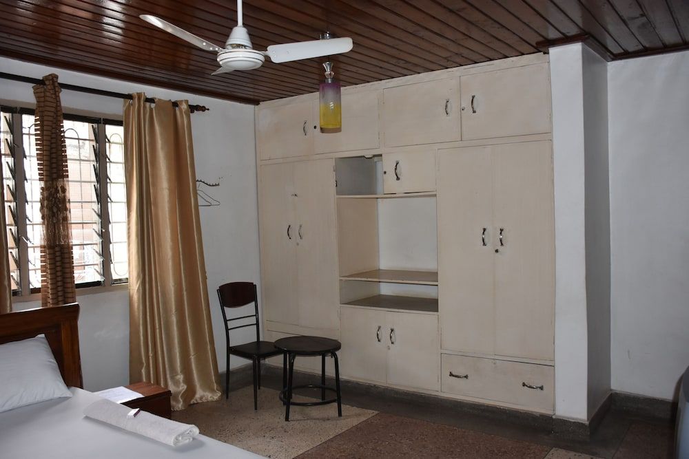 undefined Dar eco backpackers 9