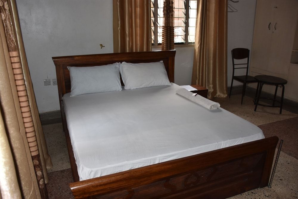 undefined Dar eco backpackers 4