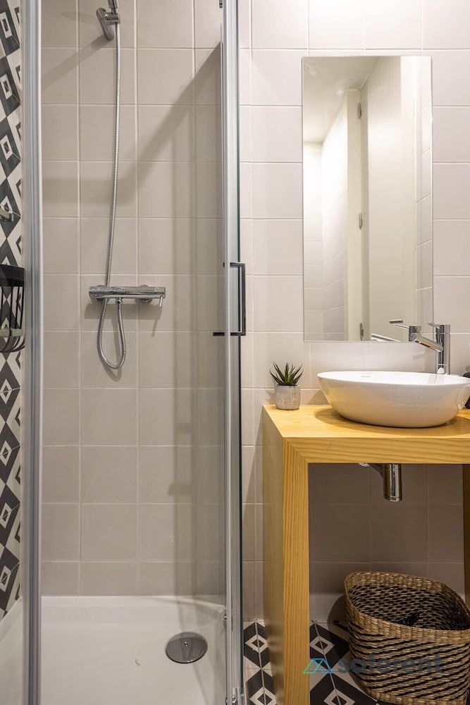 undefined Bonja1 Light-filled Apartment w/ Balcony +AC 10