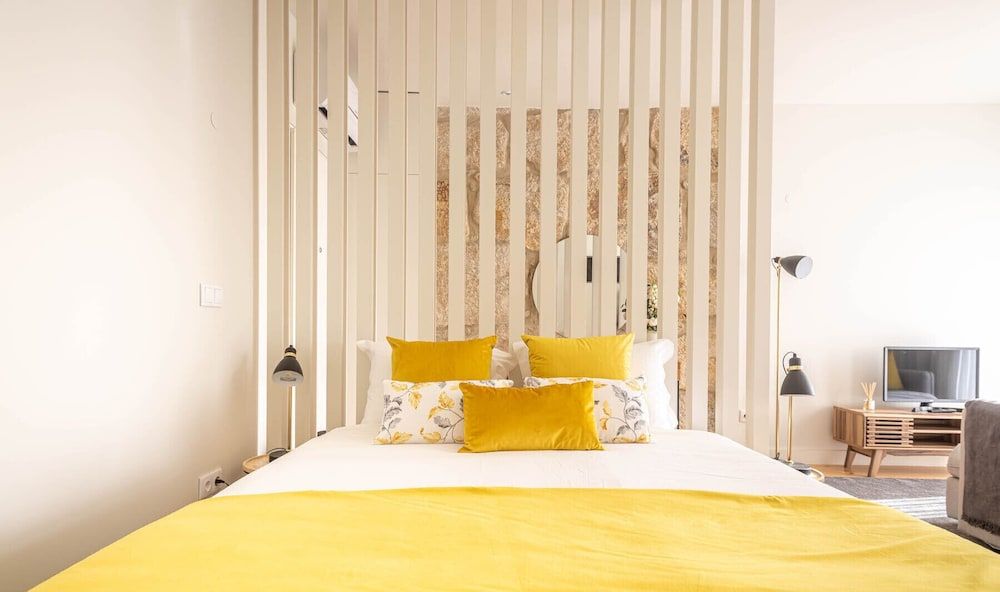 undefined Bonja1 Light-filled Apartment w/ Balcony +AC 8