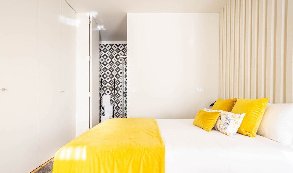 undefined Bonja1 Light-filled Apartment w/ Balcony +AC 7