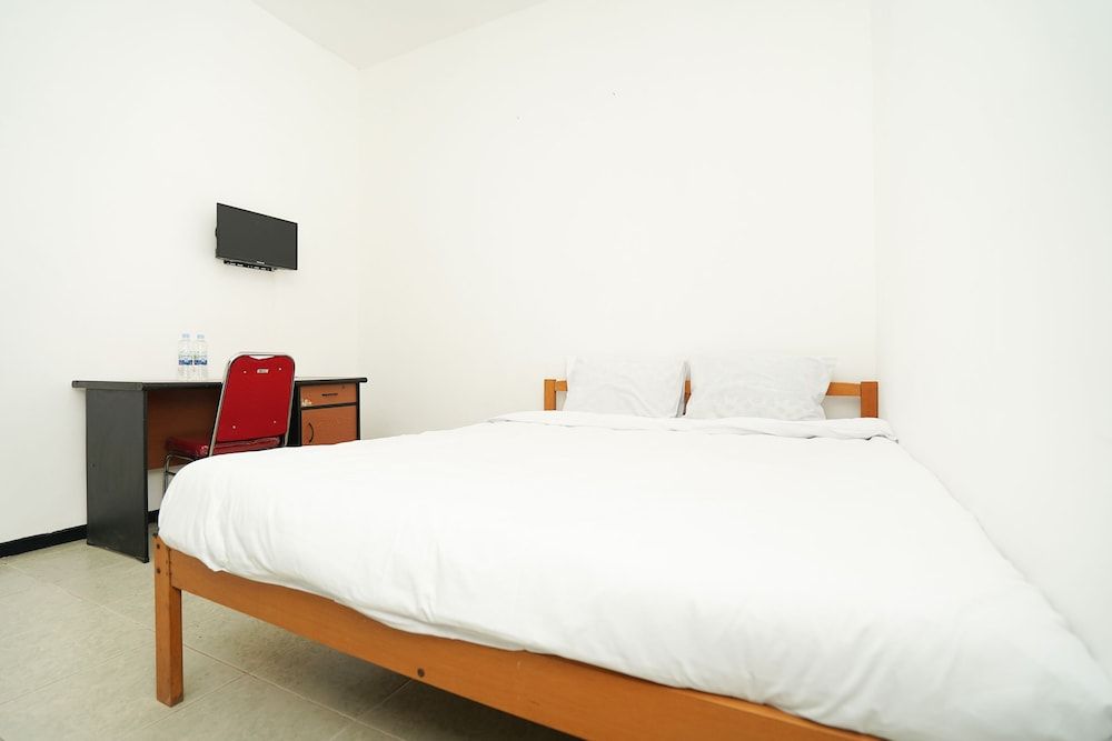 Merapi Inn Syariah Standard Room 3