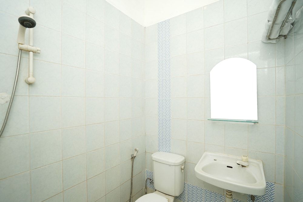 Merapi Inn Syariah Standard Room 15