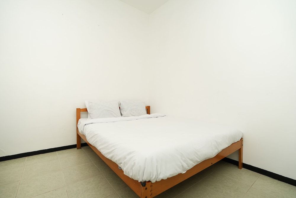 Merapi Inn Syariah Standard Room 6