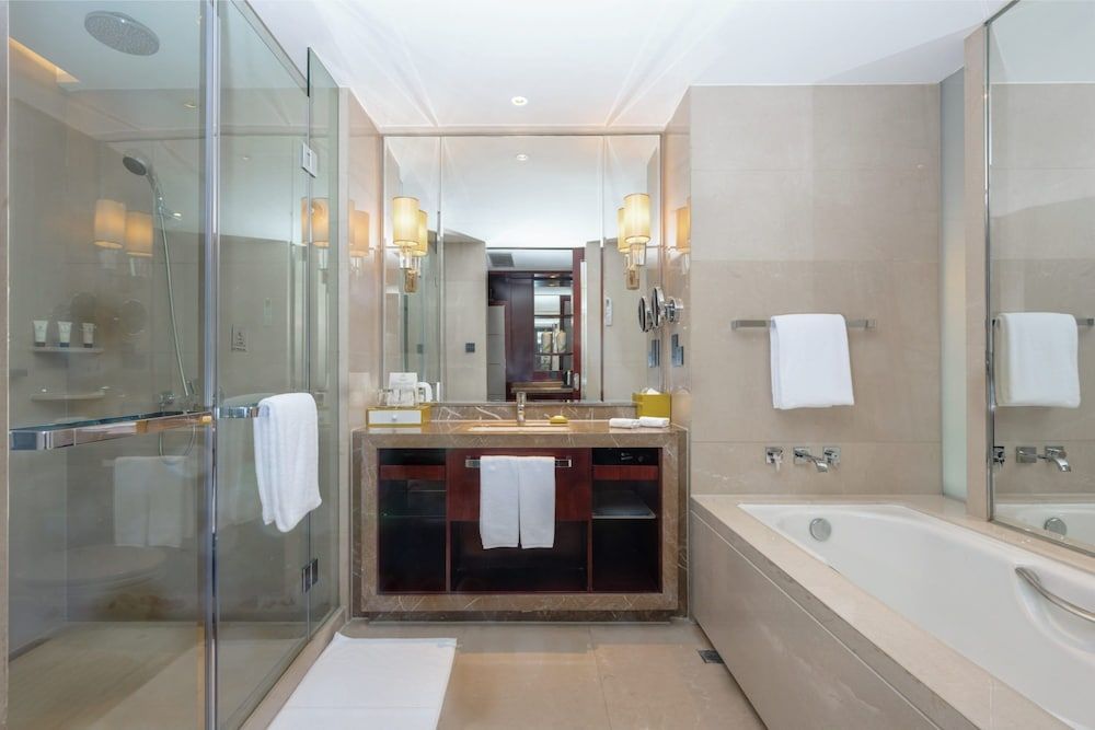 Pan Pacific Ningbo Superior King Bed Room 3