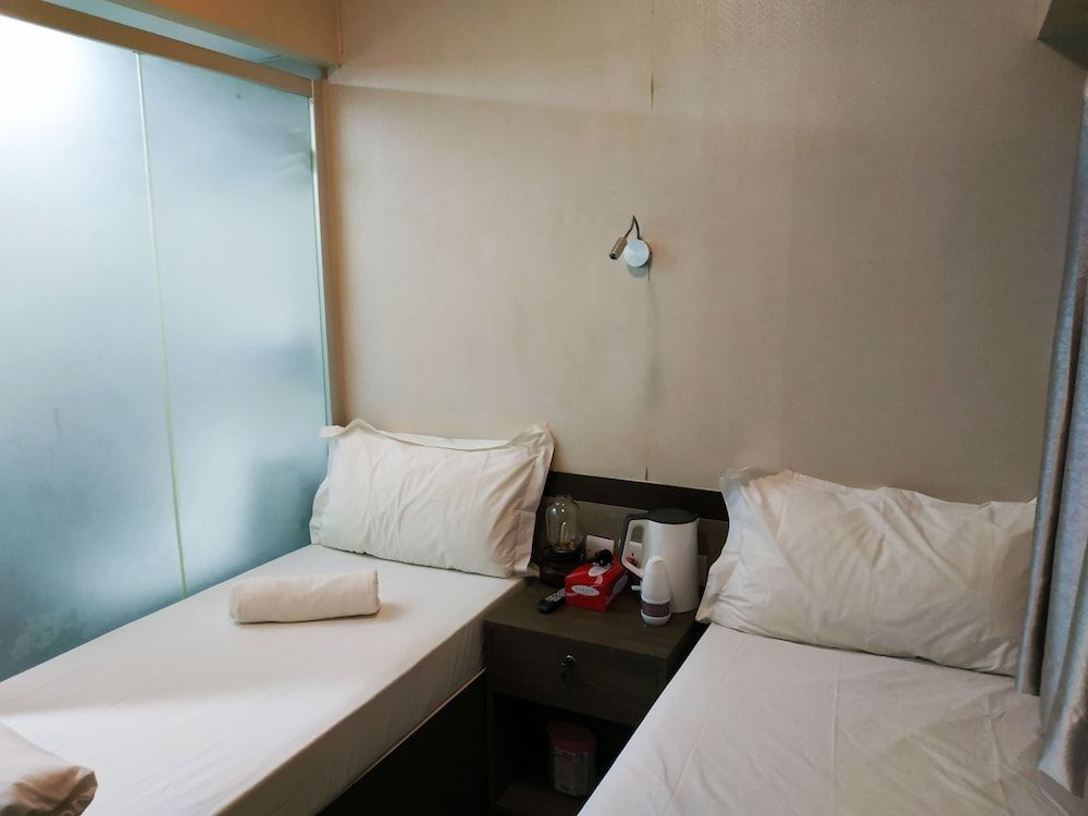 undefined ISLAND INN 2
